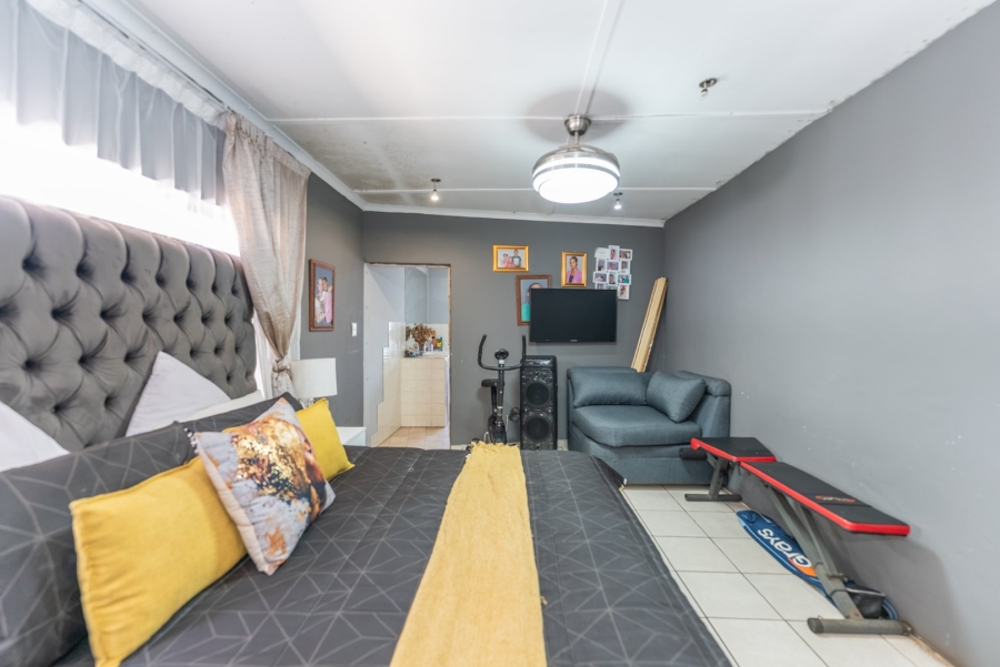 5 Bedroom Property for Sale in Klopperpark Gauteng
