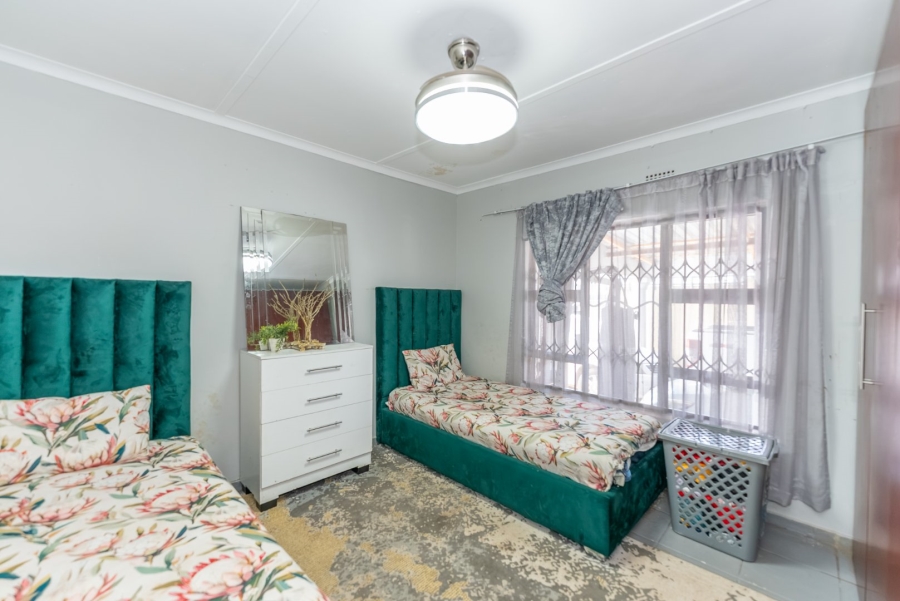 5 Bedroom Property for Sale in Klopperpark Gauteng