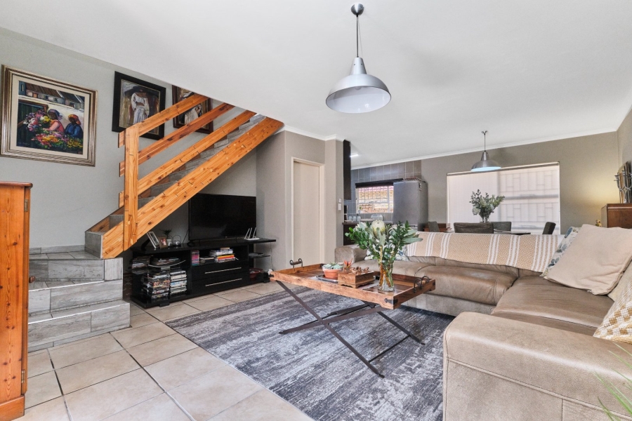 3 Bedroom Property for Sale in Wilgeheuwel Gauteng