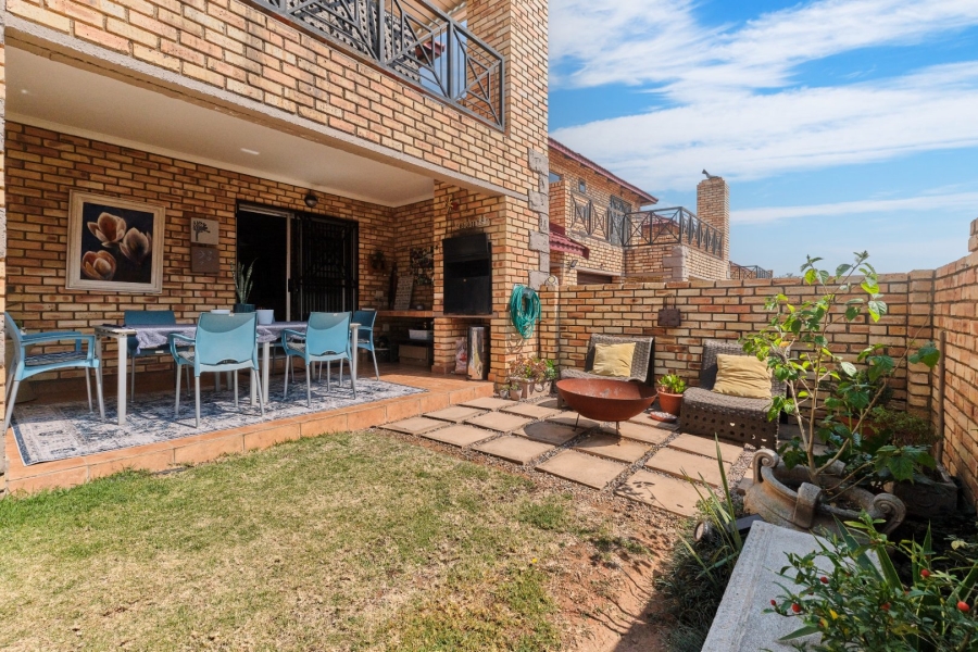 3 Bedroom Property for Sale in Wilgeheuwel Gauteng