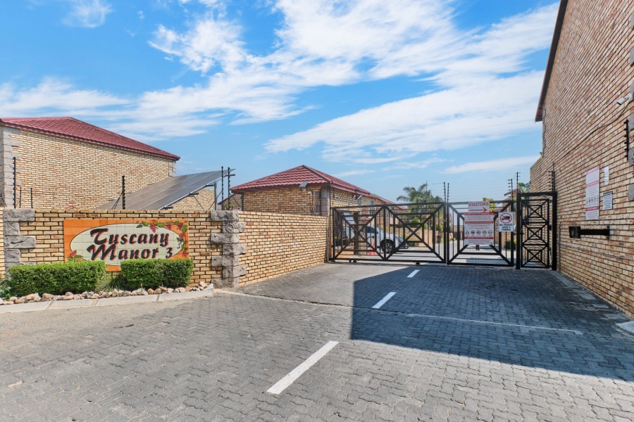 3 Bedroom Property for Sale in Wilgeheuwel Gauteng