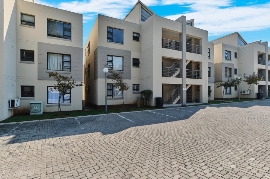 To Let  Bedroom Property for Rent in Beverley Gardens Gauteng