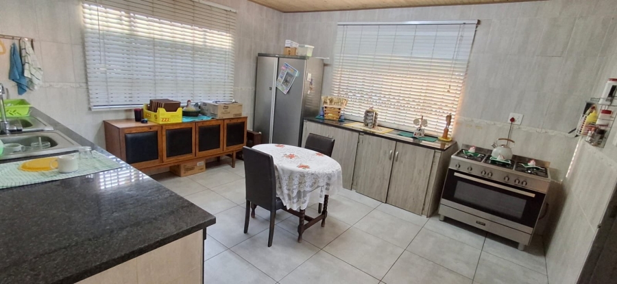 4 Bedroom Property for Sale in Pretoria Gardens Gauteng