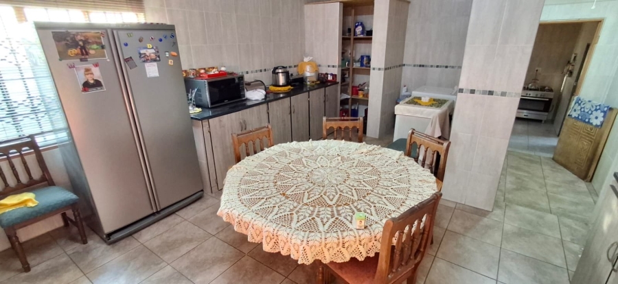 4 Bedroom Property for Sale in Pretoria Gardens Gauteng