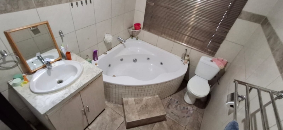 4 Bedroom Property for Sale in Pretoria Gardens Gauteng