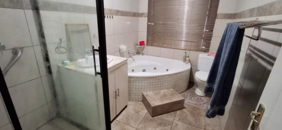 4 Bedroom Property for Sale in Pretoria Gardens Gauteng