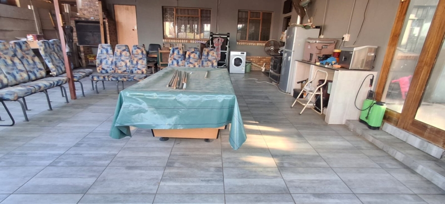 4 Bedroom Property for Sale in Pretoria Gardens Gauteng