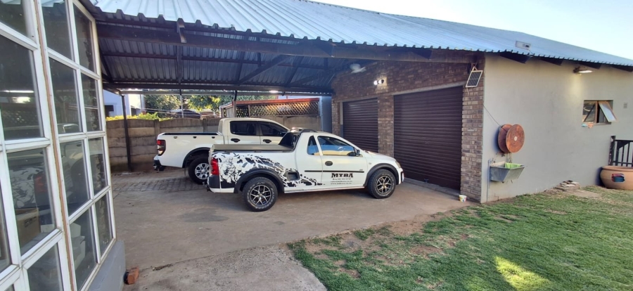 4 Bedroom Property for Sale in Pretoria Gardens Gauteng