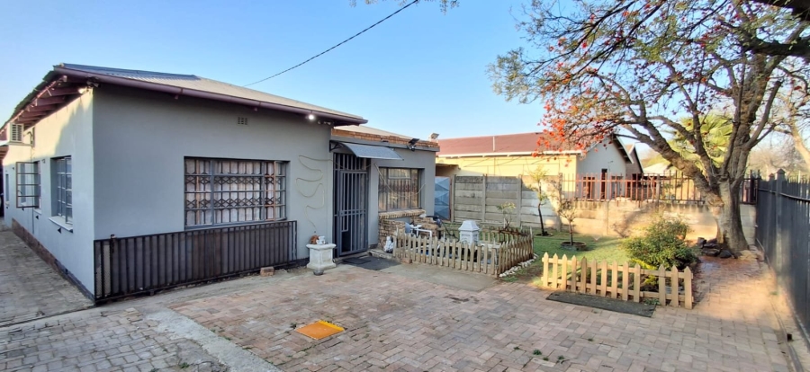 4 Bedroom Property for Sale in Pretoria Gardens Gauteng