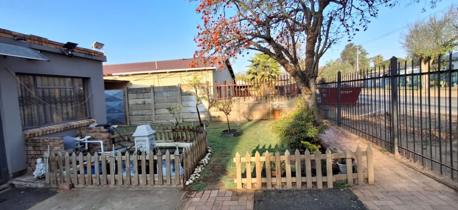 4 Bedroom Property for Sale in Pretoria Gardens Gauteng
