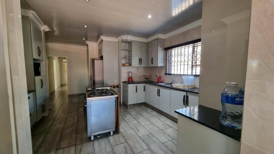 To Let 3 Bedroom Property for Rent in Birch Acres Gauteng
