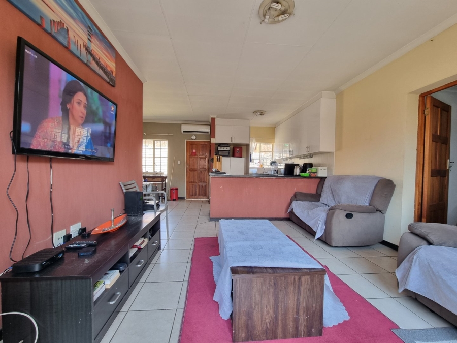 2 Bedroom Property for Sale in The Reeds Gauteng