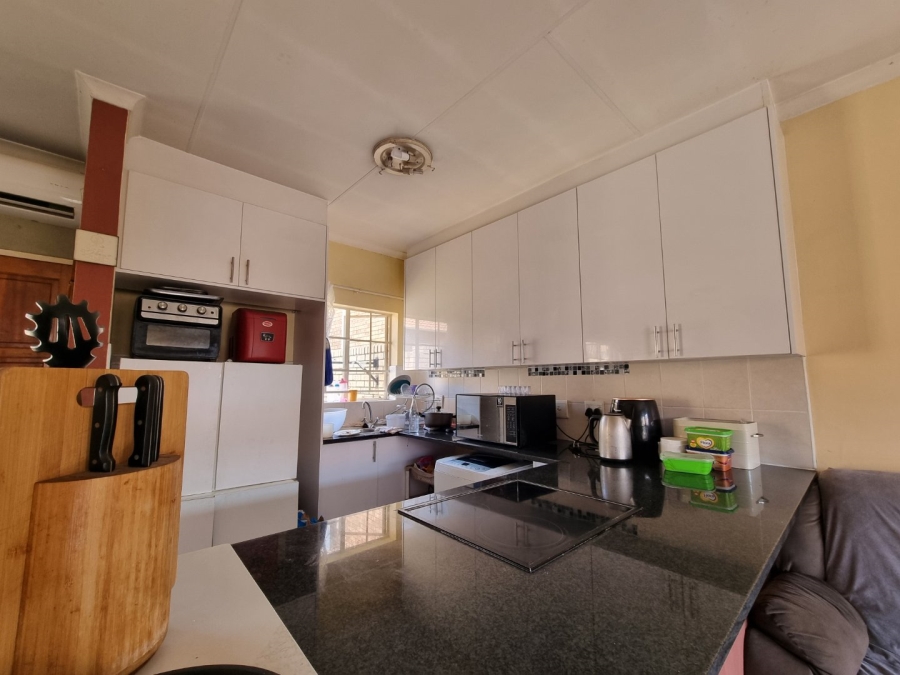 2 Bedroom Property for Sale in The Reeds Gauteng
