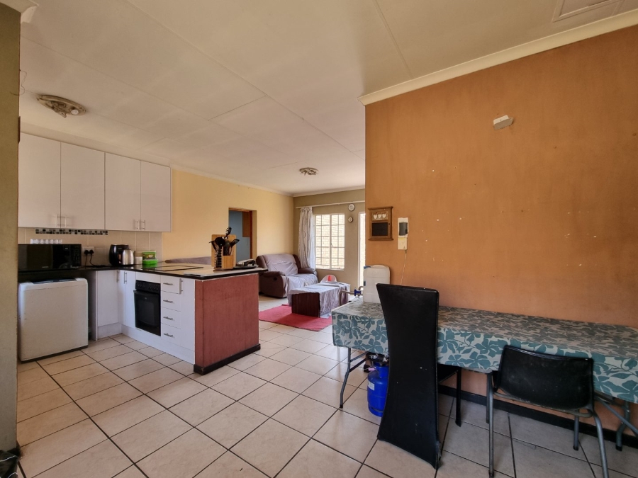 2 Bedroom Property for Sale in The Reeds Gauteng