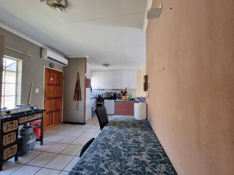 2 Bedroom Property for Sale in The Reeds Gauteng