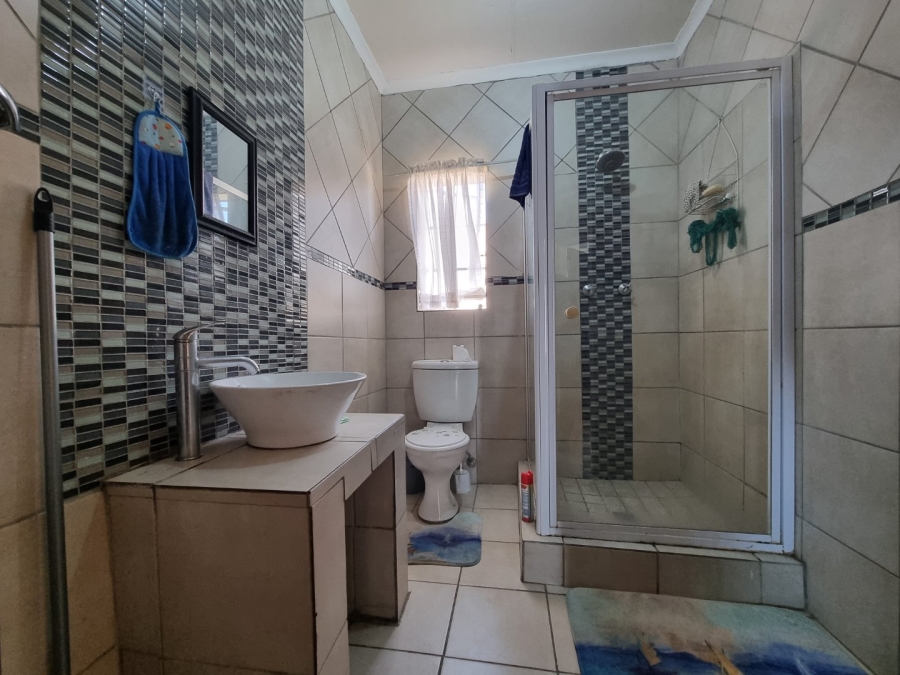 2 Bedroom Property for Sale in The Reeds Gauteng