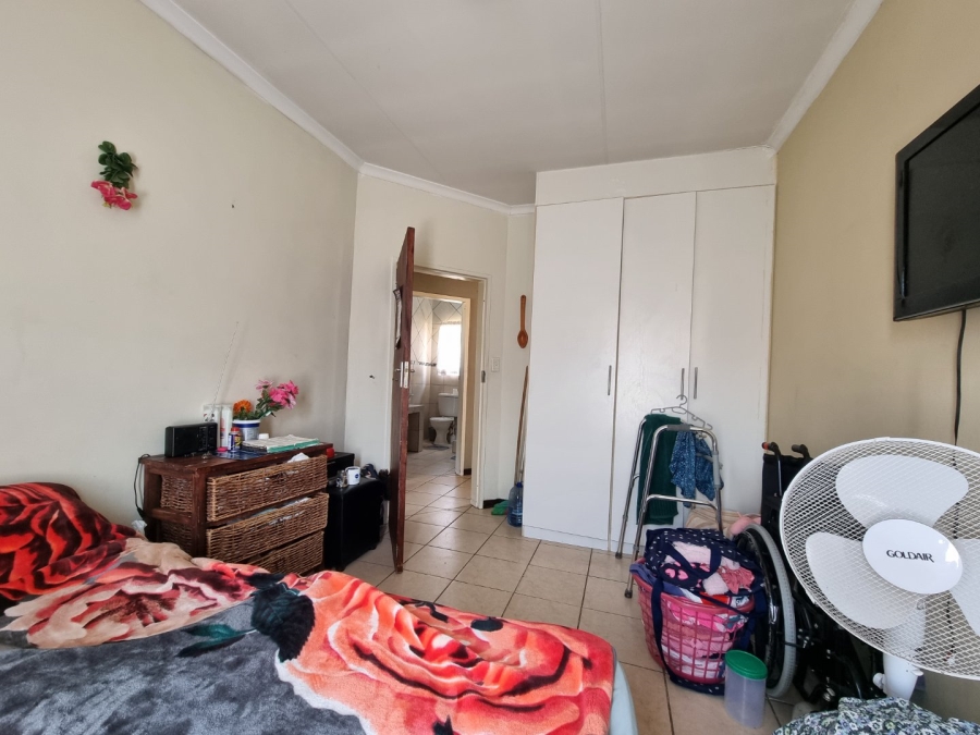 2 Bedroom Property for Sale in The Reeds Gauteng