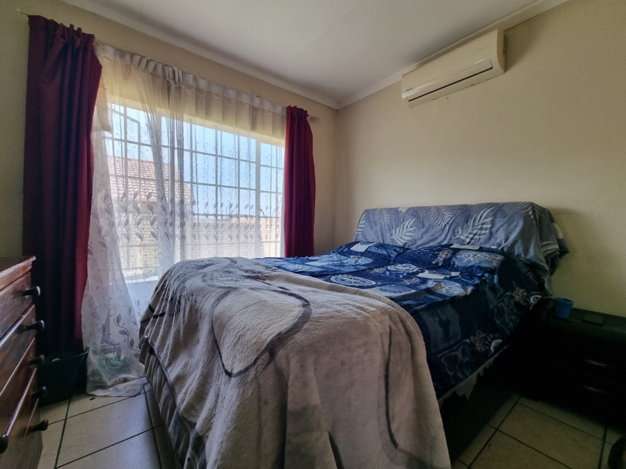 2 Bedroom Property for Sale in The Reeds Gauteng