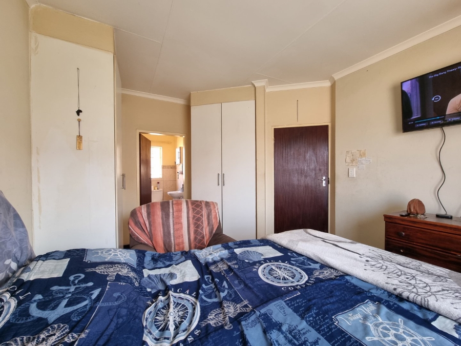2 Bedroom Property for Sale in The Reeds Gauteng