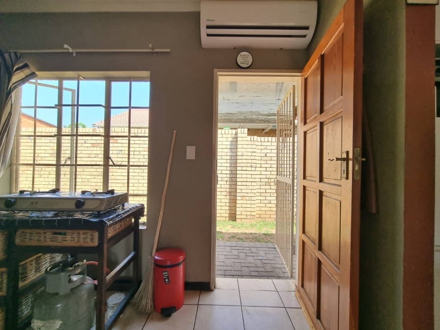 2 Bedroom Property for Sale in The Reeds Gauteng
