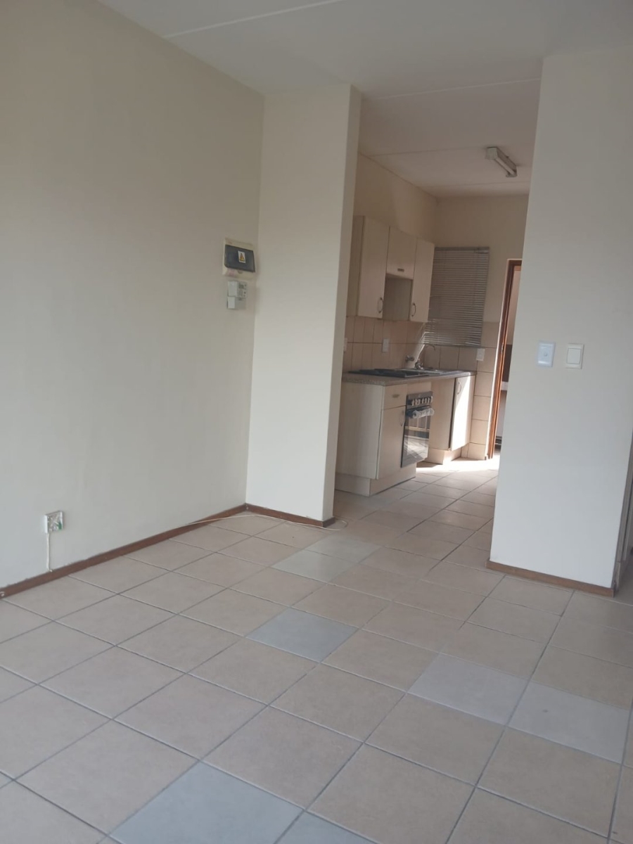 To Let 2 Bedroom Property for Rent in Summerfields Estate Gauteng