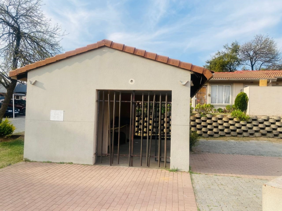 3 Bedroom Property for Sale in Country View Gauteng