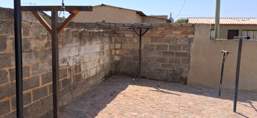 2 Bedroom Property for Sale in Chief A. Luthuli Park Gauteng