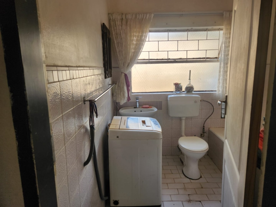 6 Bedroom Property for Sale in Olifantsfontein Gauteng
