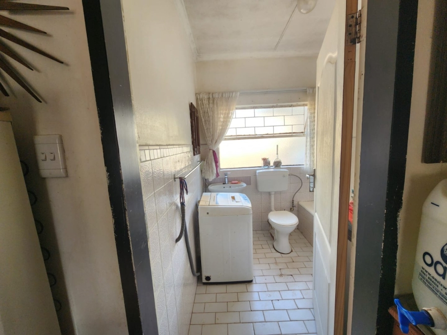 6 Bedroom Property for Sale in Olifantsfontein Gauteng