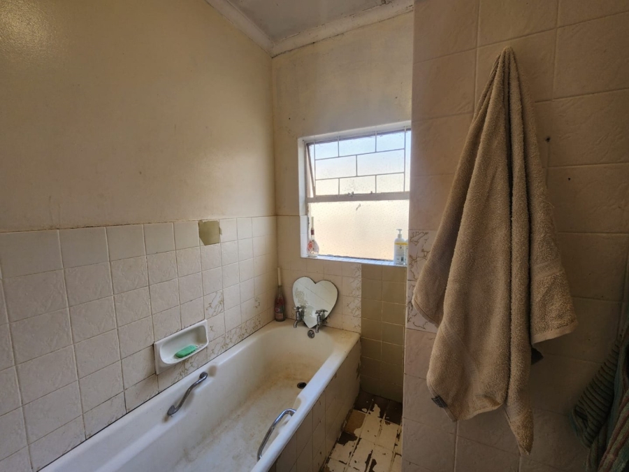 6 Bedroom Property for Sale in Olifantsfontein Gauteng