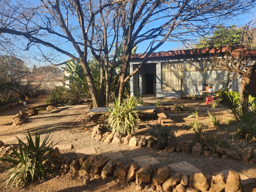 6 Bedroom Property for Sale in Olifantsfontein Gauteng