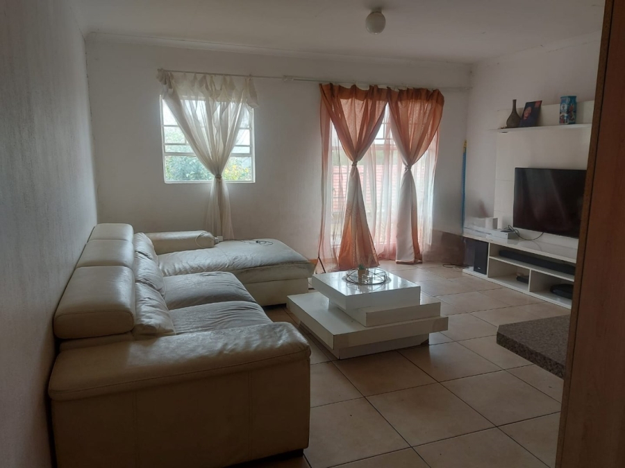 2 Bedroom Property for Sale in Whitney Gardens Gauteng