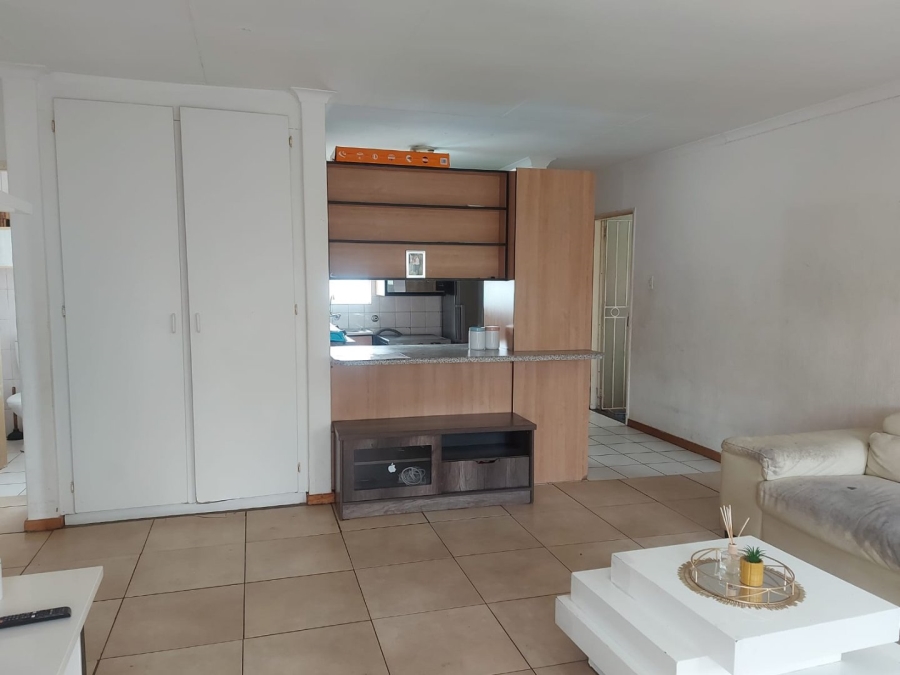2 Bedroom Property for Sale in Whitney Gardens Gauteng