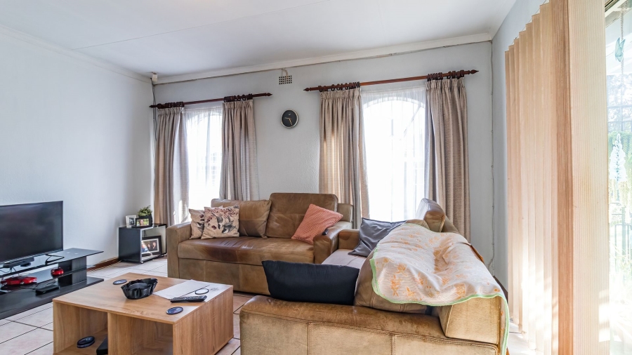 3 Bedroom Property for Sale in Illiondale Gauteng