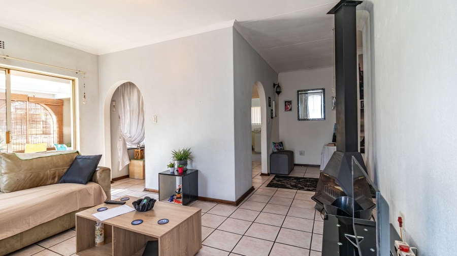 3 Bedroom Property for Sale in Illiondale Gauteng