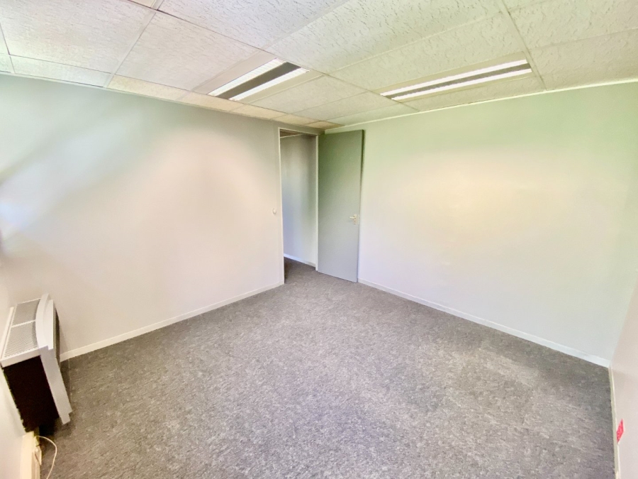To Let Commercial Property for Rent in Faerie Glen Gauteng