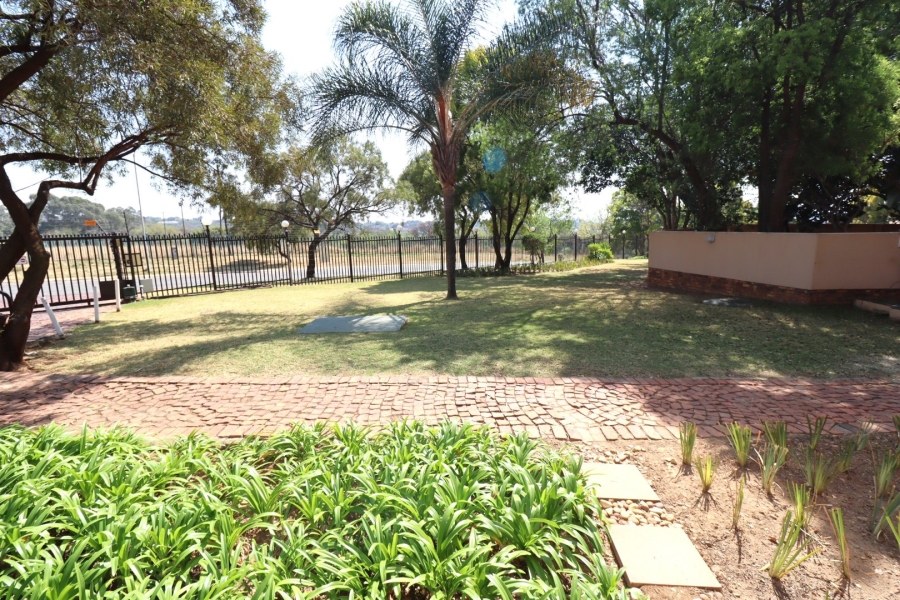 2 Bedroom Property for Sale in Moreleta Park Gauteng