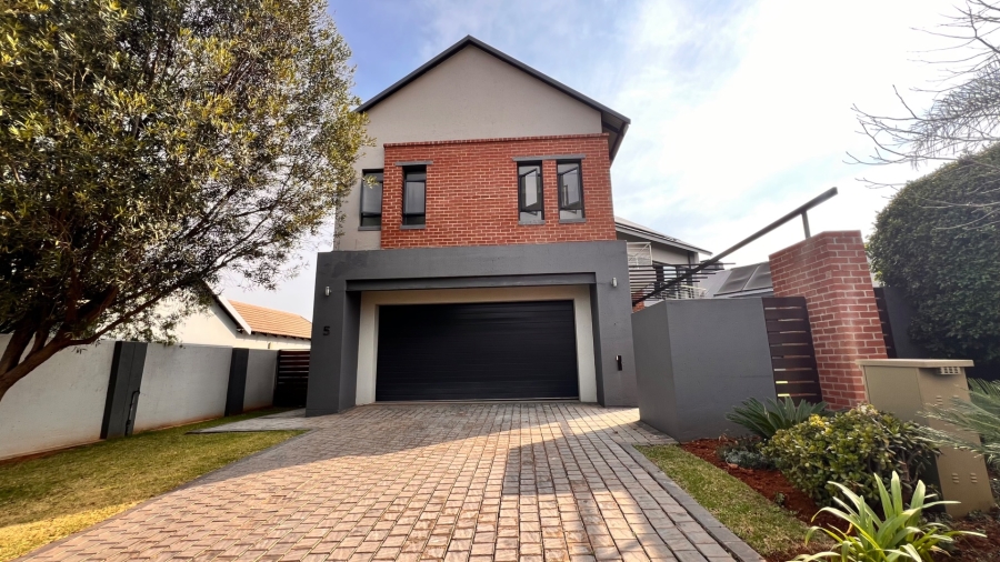 4 Bedroom Property for Sale in Midstream Ridge Gauteng