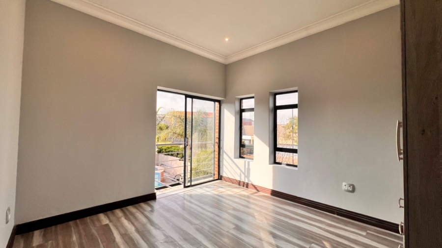 4 Bedroom Property for Sale in Midstream Ridge Gauteng