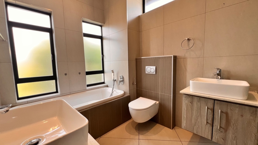 4 Bedroom Property for Sale in Midstream Ridge Gauteng