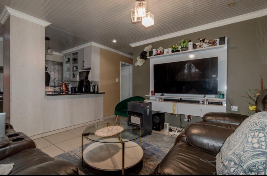 3 Bedroom Property for Sale in Windmill Park Gauteng