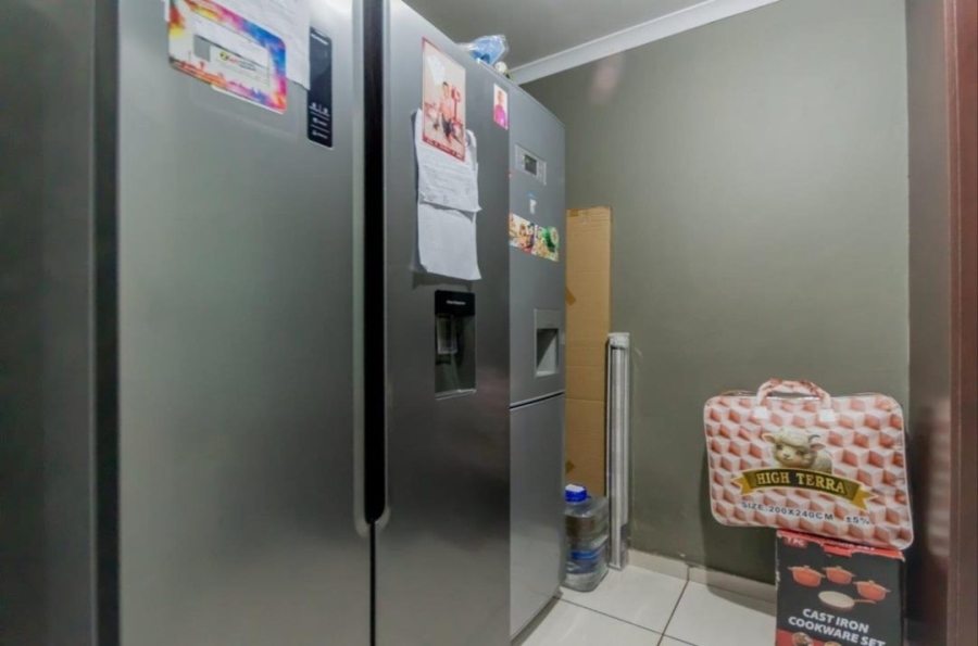 3 Bedroom Property for Sale in Windmill Park Gauteng