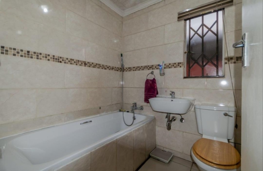 3 Bedroom Property for Sale in Windmill Park Gauteng