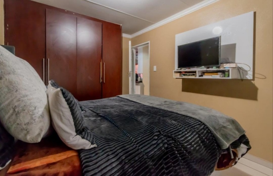 3 Bedroom Property for Sale in Windmill Park Gauteng