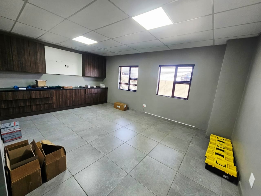 Commercial Property for Sale in Knopjeslaagte Gauteng