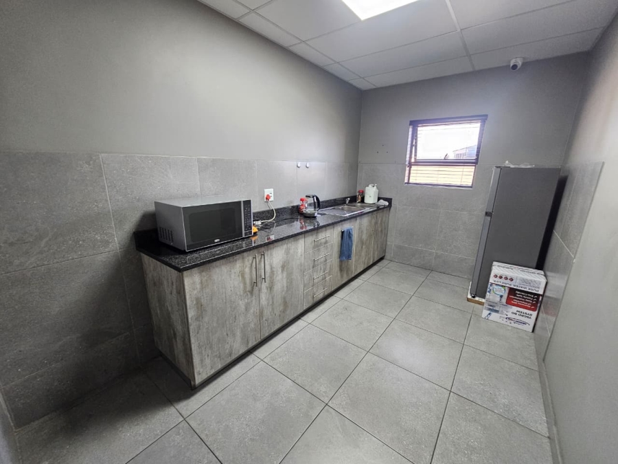 Commercial Property for Sale in Knopjeslaagte Gauteng