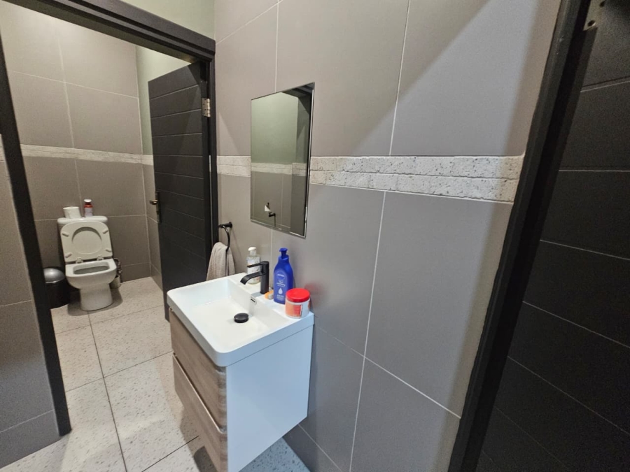 Commercial Property for Sale in Knopjeslaagte Gauteng