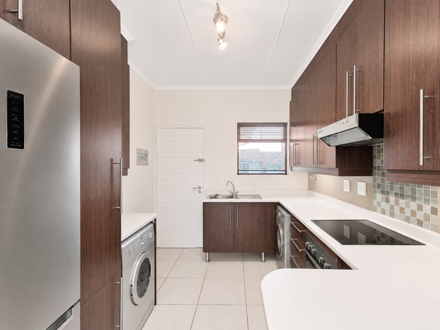 2 Bedroom Property for Sale in Greenstone Crest Gauteng