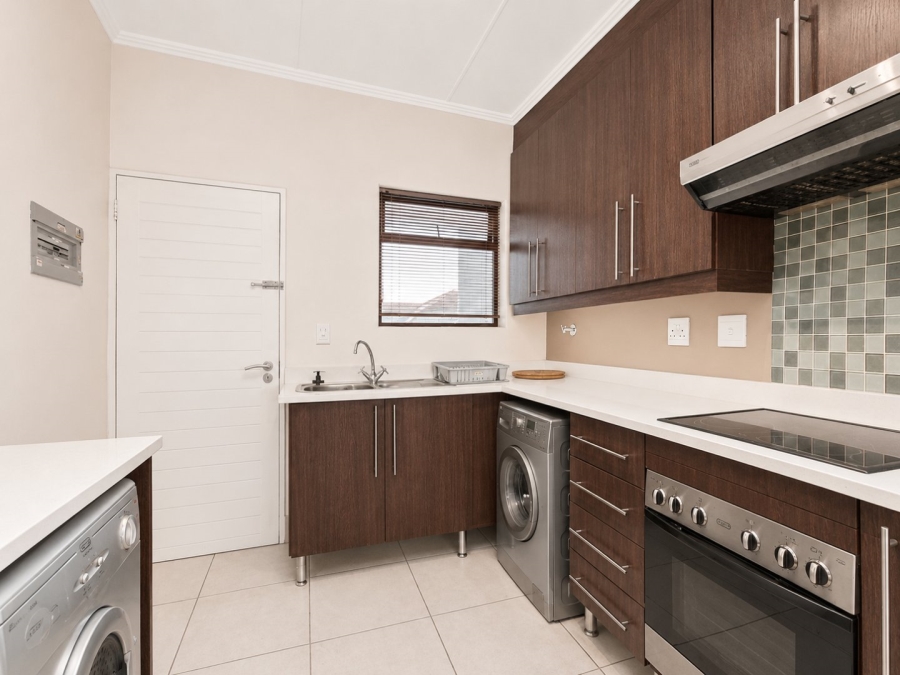 2 Bedroom Property for Sale in Greenstone Crest Gauteng