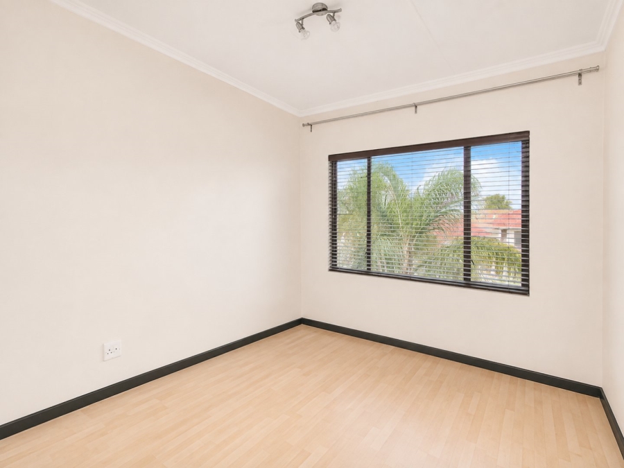 2 Bedroom Property for Sale in Greenstone Crest Gauteng
